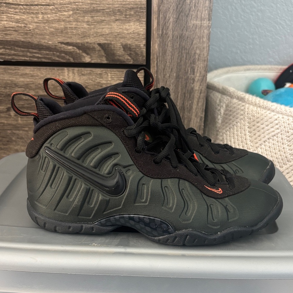 Grade school Nike foamposite sequoia